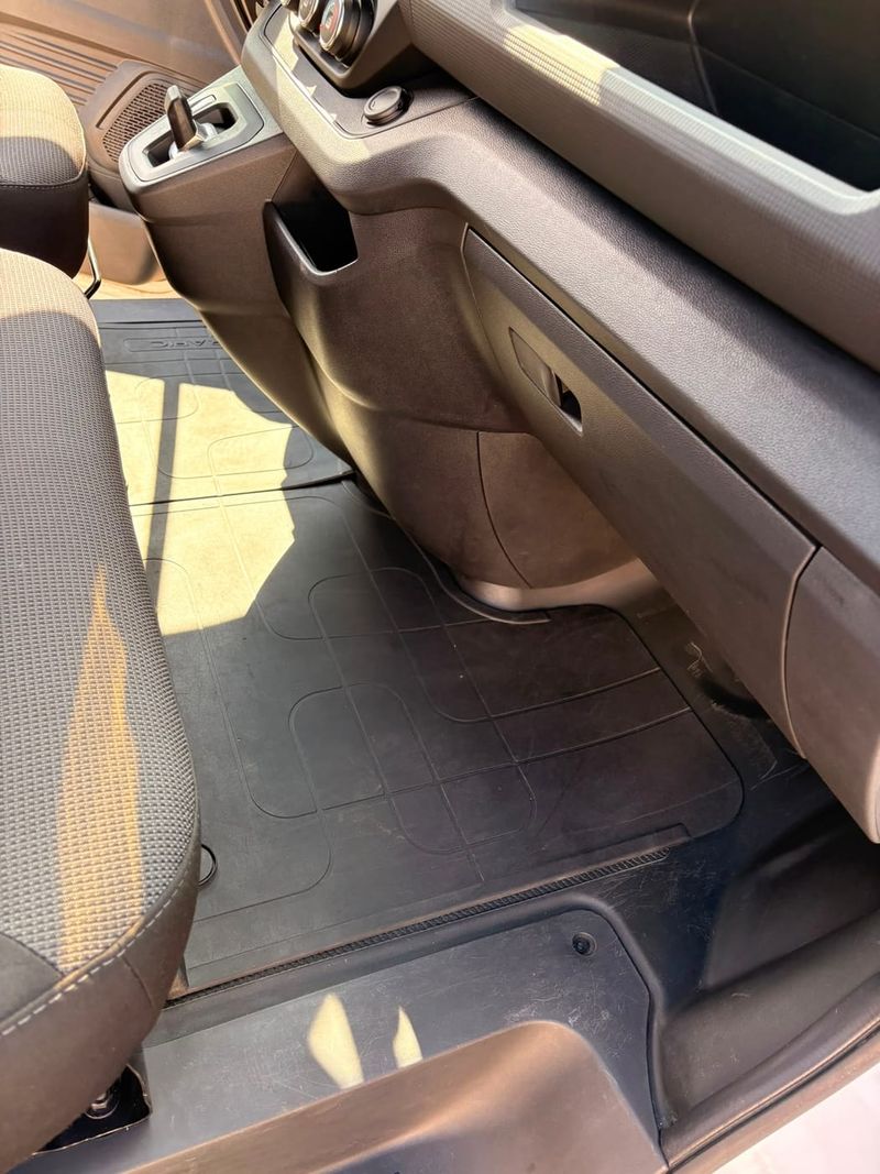 Habitacle et tapis de sol nettoyés à domicile à Bordeaux