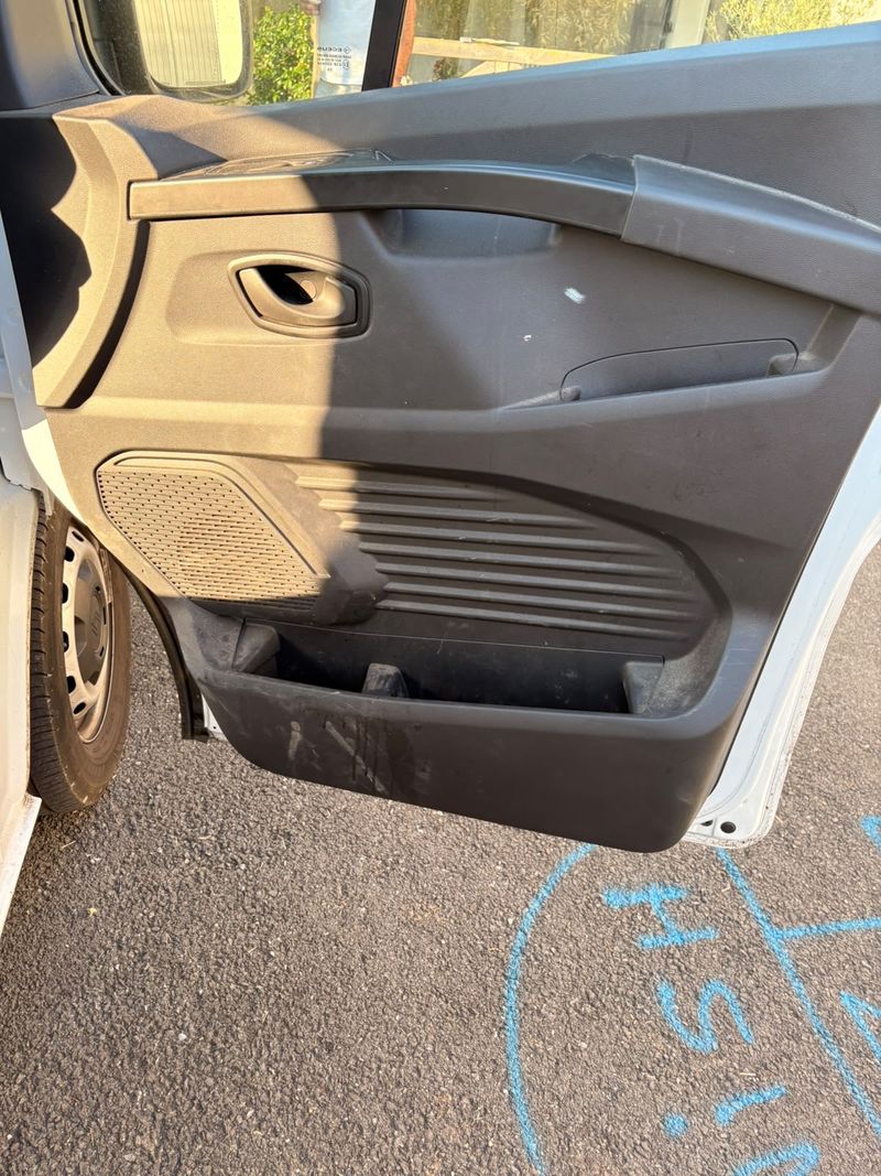 Panneau de porte de fourgon nettoyé à domicile à Talence