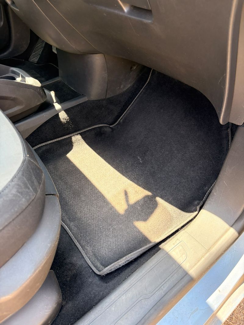 Tapis de sol de voiture nettoyés à domicile à Bordeaux